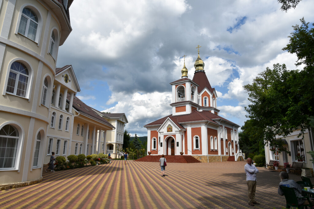 ВСЕНОЩНОЕ БДЕНИЕ В КАНУН ПРЕСТОЛЬНОГО ПРАЗДНИКА В ХРАМЕ ПРЕПОДОБНОГО СЕРГИЯ РАДОНЕЖСКОГО СЕЛА ДИВНОМОРСКОЕ